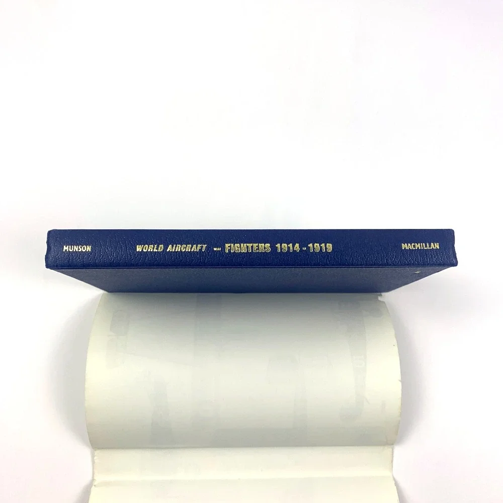 VTG Pocket Encyclopedia‎ Of World Aircraft in Color Attack and Training Air Pair